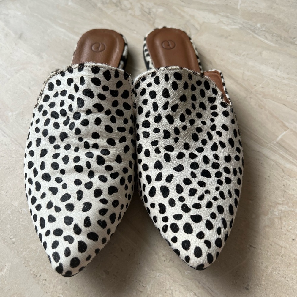Animal pattern black and white mules, slippers.